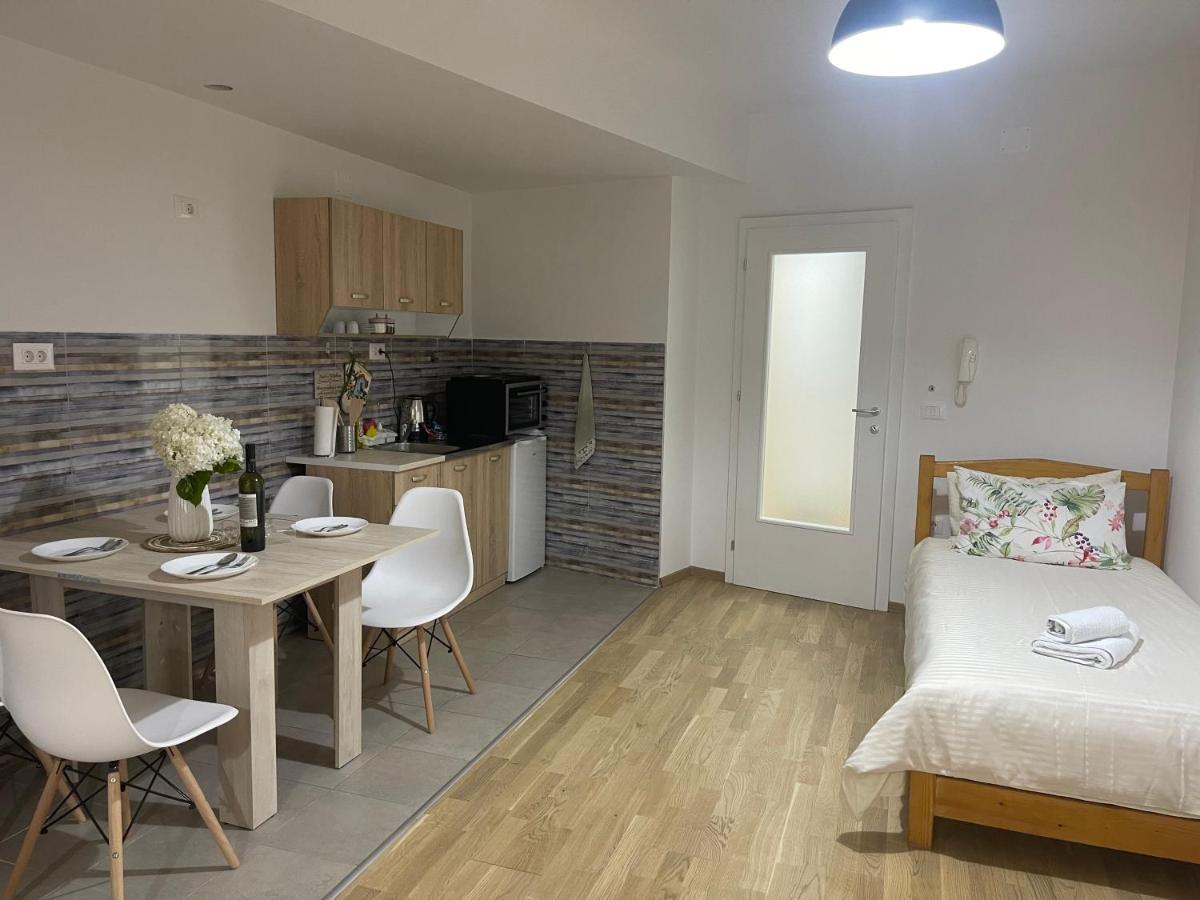 R&B Apartment City Center Ohrid Bagian luar foto